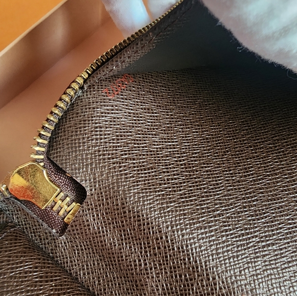 Authentic Louis Vuitton Damier ebene long zippy wallet - Picture 12 of 12